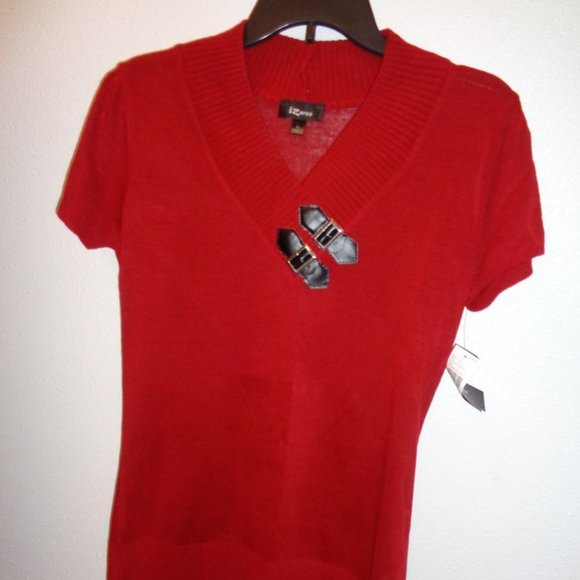 IZ Byer Red Short Sleeve Sweater XL NWT Junior's - Picture 1 of 9